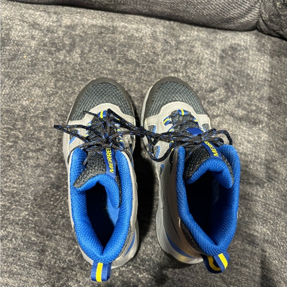 Boys Size 12 Merrell Boots - Picture 8 of 10